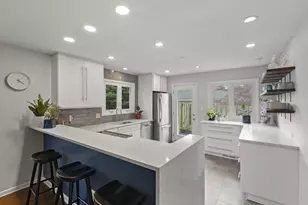 194 W New England Ave, Columbus, OH 43085 - Photo 3