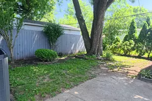 3384 Dresden St, Columbus, OH 43224 - Photo 15