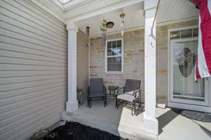 502 Rolling Acre Dr, Lithopolis, OH 43136 - Photo 3