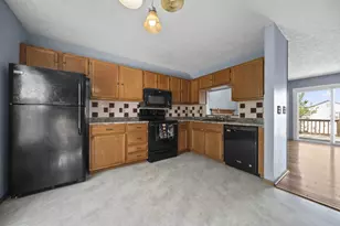 974 Esther Dr, Columbus, OH 43207 - Photo 7