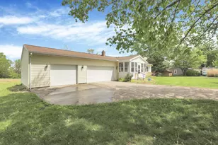 5296 Jeannie Dr NW, Carroll, OH 43112 - Photo 3