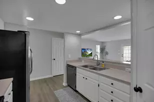 6323 Lakeview Dr W, Grove City, OH 43123 - Photo 23