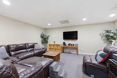 1055 Crestfield Street #B, Ontario, OH 44906 - Photo 3