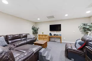 1055 Crestfield St, Ontario, OH 44906 - Photo 3