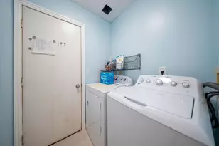 638 Ridenour Rd, Columbus, OH 43230 - Photo 47