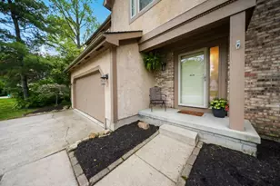 638 Ridenour Rd, Columbus, OH 43230 - Photo 3