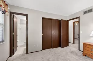 2040 Tuckaway Ct, Columbus, OH 43228 - Photo 25