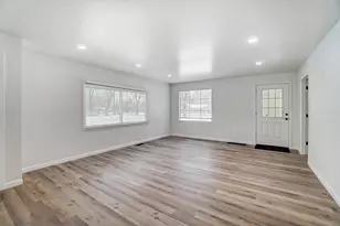 1896 Dyer Rd, Grove City, OH 43123 - Photo 7