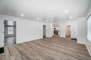 1896 Dyer Rd, Grove City, OH 43123 - Photo 9