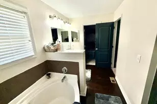 8840 Meadow Grass Ln, Lewis Center, OH 43035 - Photo 13
