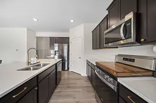 1563 Raley Wy, Columbus, OH 43228 - Photo 11