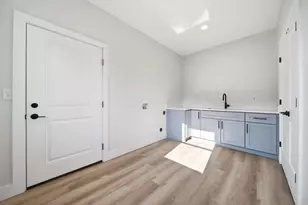 3733 Genessee Ave, Columbus, OH 43219 - Photo 25