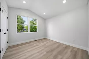 3733 Genessee Ave, Columbus, OH 43219 - Photo 31