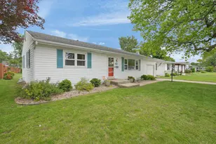 1070 Georgia Rd, Circleville, OH 43113 - Photo 3