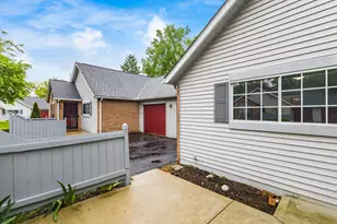 195 Timbers Dr, Columbus, OH 43230 - Photo 19
