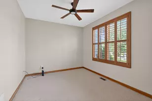 3872 Whispering Creek Ln, Delaware, OH 43015 - Photo 15