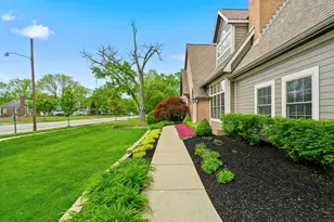 2350 Zollinger Rd, Upper Arlington, OH 43221 - Photo 7