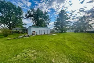 7776 W National Rd, New Carlisle, OH 45344 - Photo 17