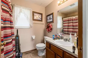 5480 Avonhurst Ct, Galloway, OH 43119 - Photo 9
