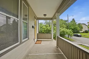 982 Olmstead Ave, Columbus, OH 43201 - Photo 3