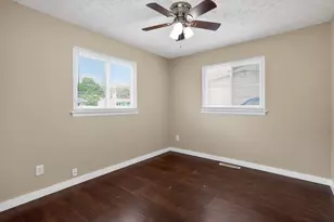 2446 Kitchner Dr, Columbus, OH 43207 - Photo 9