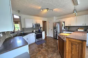 7843 Pinehill Rd, Lewis Center, OH 43035 - Photo 11