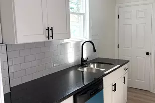 2584 Eakin Rd, Columbus, OH 43204 - Photo 5