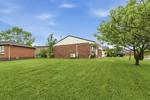 1903 Alvason Ave, Columbus, OH 43219 - Photo 33
