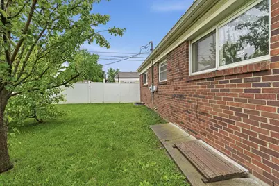 1903 Alvason Avenue, Columbus, OH 43219 - Photo 35