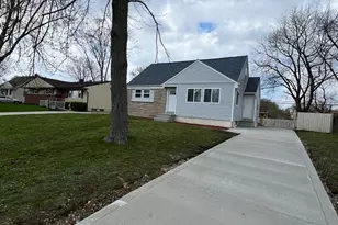 1398 Matthias Dr, Columbus, OH 43224 - Photo 3