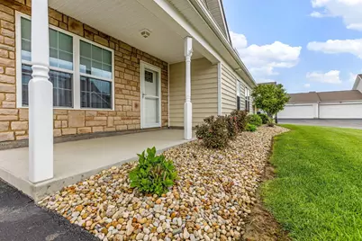 802 Cumberland Meadows Circle, Hebron, OH 43025 - Photo 3