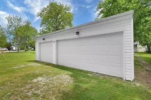 109 N Main St, Williamsport, OH 43164 - Photo 35