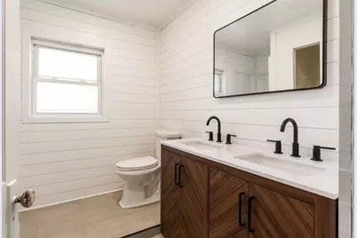 2465 Indiana Avenue, Columbus, OH 43202 - Photo 23