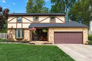 208 Parkwood Ave, Pickerington, OH 43147 - Photo 1
