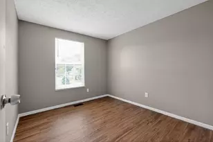 4906 River Trail Ct, Columbus, OH 43228 - Photo 9