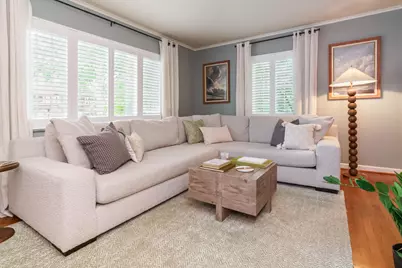 1860 Elmwood Avenue, Columbus, OH 43212 - Photo 11
