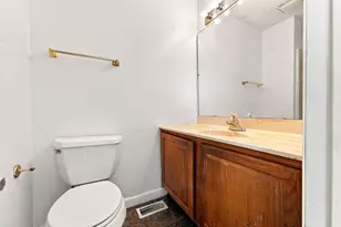 3033 Benchmark Dr, Columbus, OH 43219 - Photo 15