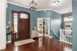 5696 Trafalgar Ln, Dublin, OH 43016 - Photo 3
