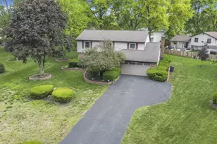 10132 Wellington Dr, Pickerington, OH 43147 - Photo 1