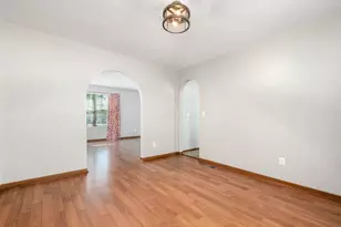 4432 Village Park Dr, Columbus, OH 43228 - Photo 9