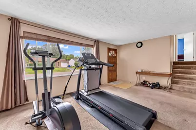 5056 Chipman Drive, Columbus, OH 43232 - Photo 5
