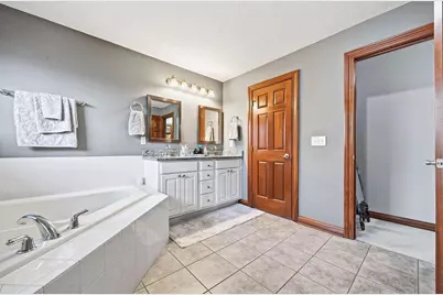 2643 Sandhurst Drive, Lewis Center, OH 43035 - Photo 45