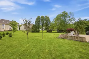 321 Amber Light Cir, Delaware, OH 43015 - Photo 37