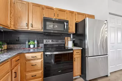 367 Effington Lane, Columbus, OH 43207 - Photo 7