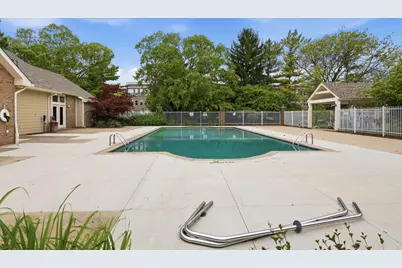 6729 Meadow Creek Drive Drive #102, Columbus, OH 43235 - Photo 13