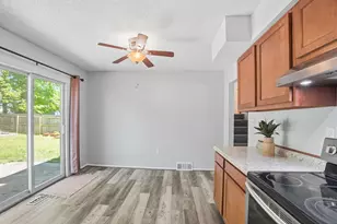 2896 Chimney Point Dr, Columbus, OH 43231 - Photo 17