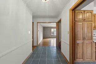 1470 London Dr, Columbus, OH 43221 - Photo 3