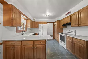 1470 London Dr, Columbus, OH 43221 - Photo 5