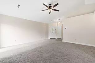 5183 Baker Ridge Dr, Columbus, OH 43228 - Photo 9