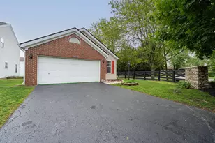 5183 Baker Ridge Dr, Columbus, OH 43228 - Photo 3